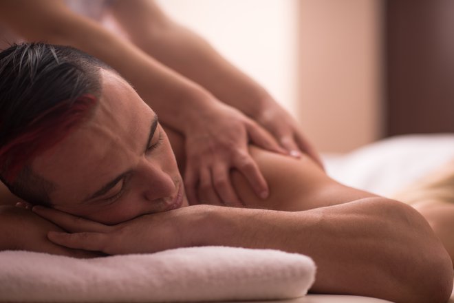 Masažni salon za Bežigradom ima v ponudbi senzualne ali erotične masaže. Pa gre dejavnost tudi čez meje zakonitosti? Fotografija je simbolična. FOTO: Shutterstock