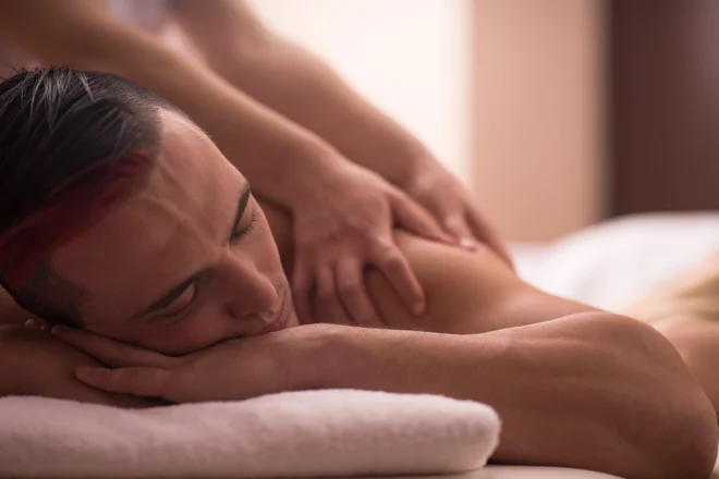 Masažni salon za Bežigradom ima v ponudbi senzualne ali erotične masaže. Pa gre dejavnost tudi čez meje zakonitosti? Fotografija je simbolična. FOTO: Shutterstock