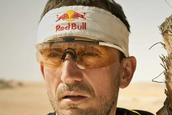 Pozabite na osebne trenerje, fitnes aplikacije in ostale gadgete. Vse kar potrebujete je nepopisan list. FOTO: Red Bull