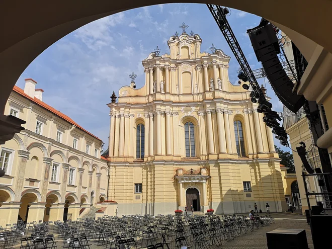 Uspešnico Katarina Velika (HBO) so snemali tudi v slikovitih prostorih Univerze v Vilni iz 16. stoletja. FOTO: Marko Gams