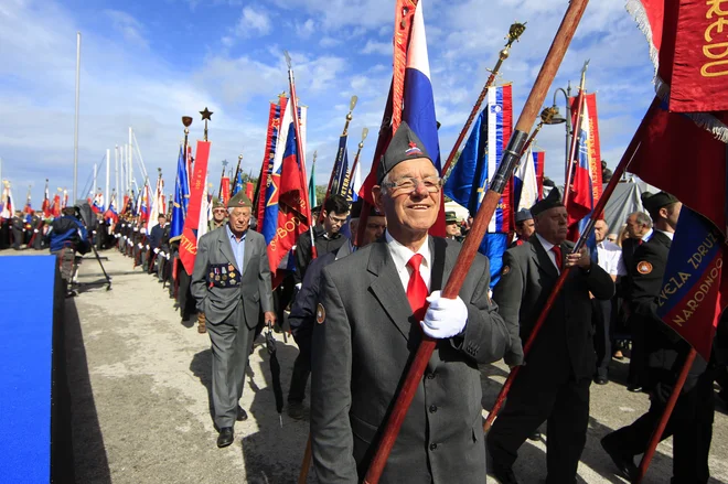 Praznik vrnitve Primorske matični domovini je običajno nabit z domoljubnimi čustvi. FOTO: Leon Vidic/Delo