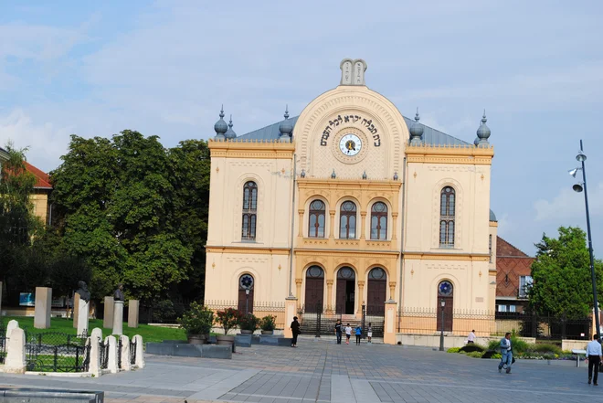 Veliko sinagogo je zgradil priznani arhitekt Frigyes Feszl, ki je zaslužen za kar nekaj slavnih zgradb po celotni Madžarski. FOTO: Veronika Sorokin