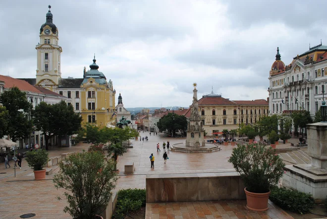 Duha svetovljanskosti ni zaznati le na osrednjem trgu, temveč po vseh ulicah Pécsa. FOTO: Veronika Sorokin