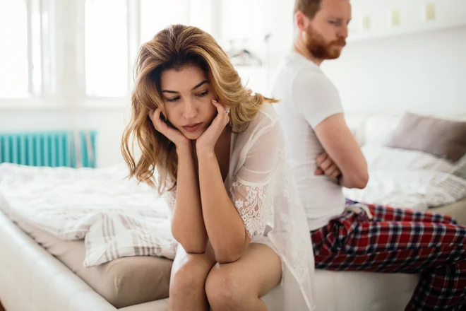 Če vam topel partnerski odnos res toliko pomeni že vsa ta leta, kako ste tako dolgo zdržali v hladu, sprašuje Nedelov svetovalec. FOTO Shutterstock