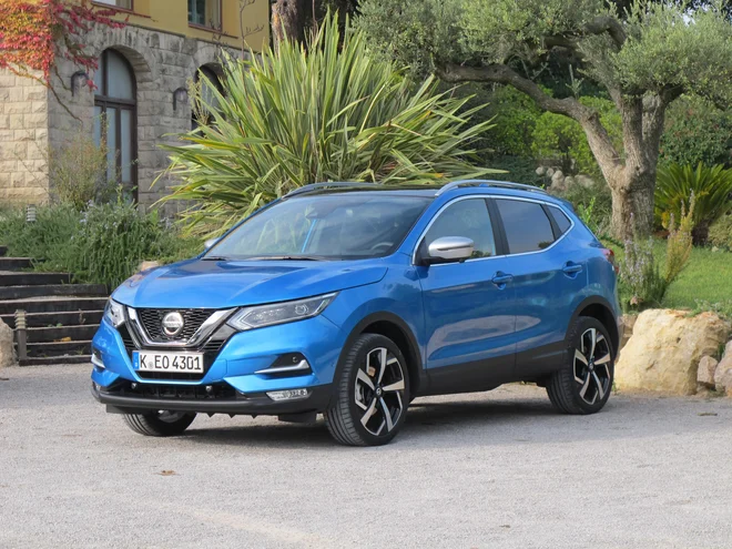 Qashqai je prvi nissan, ki so mu namenili novi 1,3-litrski bencinski štirivaljnik s 140 oziroma 160 KM največje moči. FOTO: Blaž Kondža