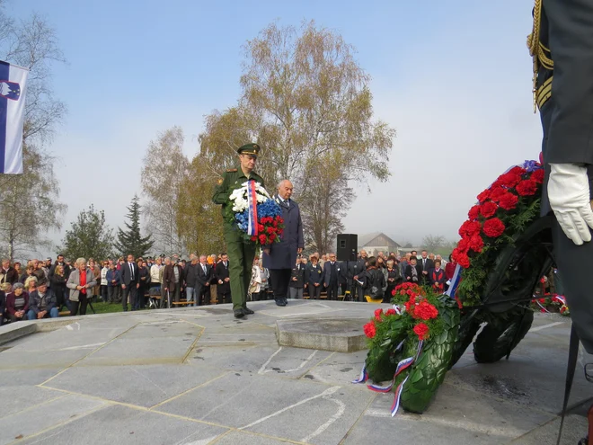 Slovesnosti sta se udeležila tudi ruski vojaški ataše in veleposlanik Rusije, polkovnik Aleksander Krasnov in Doku Zavgajev. FOTO: Bojan Rajšek/Delo