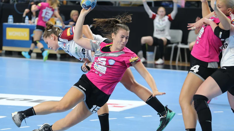 Fotografija: Tjaša Stanko je dosegla odločilni gol za točko Krima. FOTO: Tomi Lombar/Delo