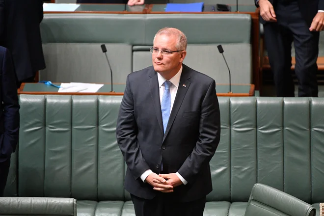 Scott Morrison se je z nekaterimi žrtvami pedofilov tudi srečal. FOTO: Handout Reuters