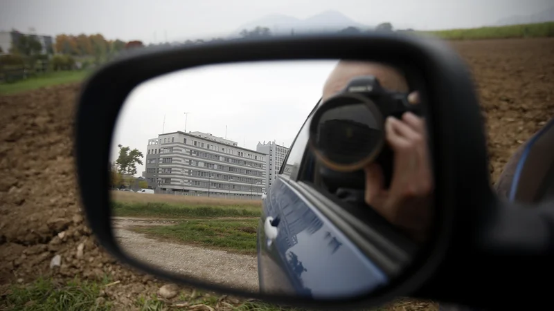 Fotografija: Pogajanja med uslužbenci in novo vlado naj bi stekla kmalu po imenovanju novega direktorja. Foto: BlaŽ Samec/Delo