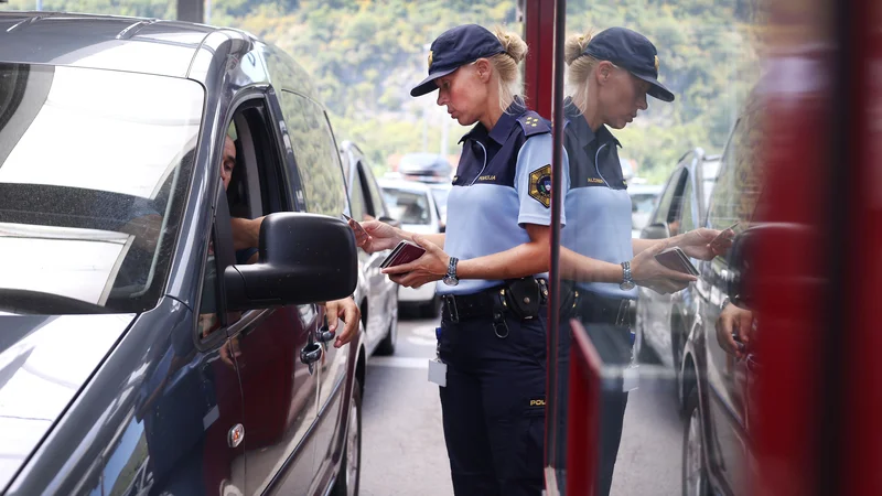 Fotografija: Policisti stavkajo od 1. oktobra. FOTO: Leon Vidic/Delo