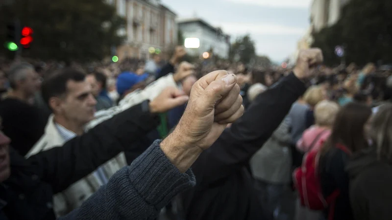 Fotografija: Protesti v Banjaluki niso ogrozili gladke zmage Milorada Dodika. FOTO: Voranc Vogel/Delo