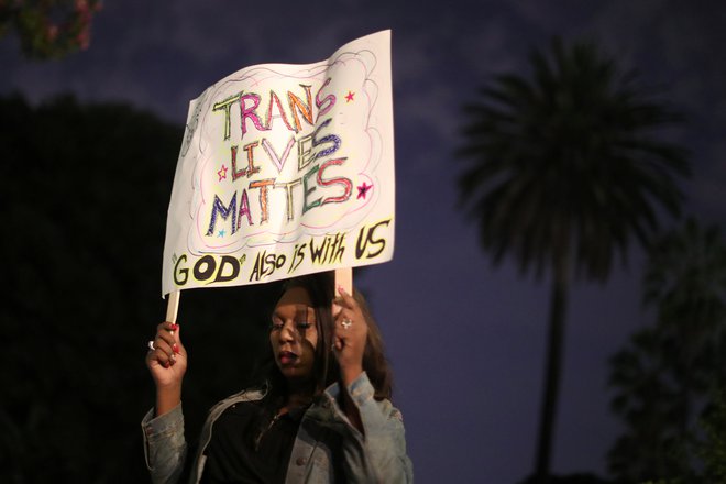 Protestnik v Los Angelesu: Bog je z nami FOTO Reuters