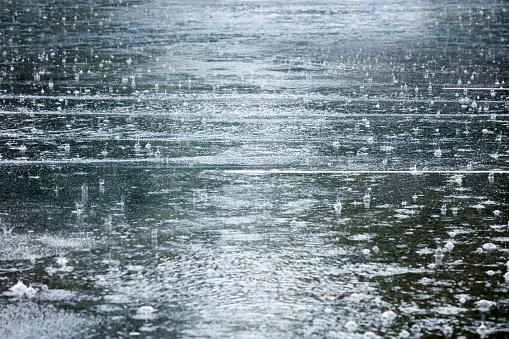 Po daljšem suhem obdobju se obeta obilno deževje. FOTO: Getty Images/iStockphoto