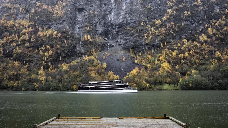 Fotografija: Povsem elektrificirana potniška ladja "Prihodnost fjordov". FOTO: Matjaz Krivic/Delo