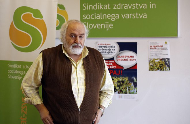 Zvonko Vukadinovič napoveduje usklajeno akcijo vseh zdravstvenih sindikatov. FOTO: Blaž Samec/Delo