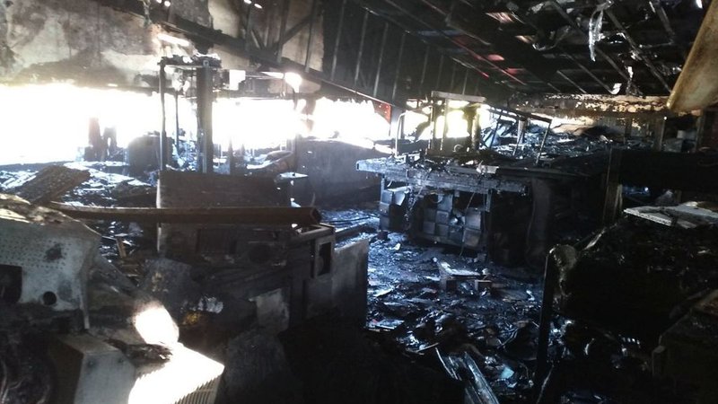 Fotografija: Pogorel je zgornji del hale. FOTO: PGD Postojna