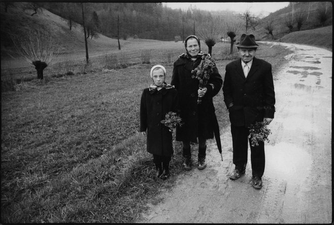 Družina, 1973, fotografija na srebroželatinskem papirju. FOTO: Stojan Kerbler