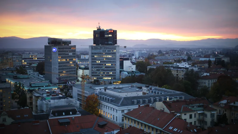 Fotografija: Postopek prodaje NLB je v finalni fazi, mediji pa se ukvarjajo s povsem drugimi temami. Foto: Jure Eržen