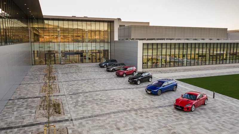 Fotografija: Nova tovarna podjetja Jaguar Land Rover v Nitri na Slovaškem. Foto Jaguar Land Rover