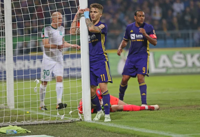 Luka Zahovič je bil osmoljenec zadnjega derbija v Ljudskem vrtu, saj je zabil oba gola v porazu z 2:3. FOTO Tadej Regent/Delo