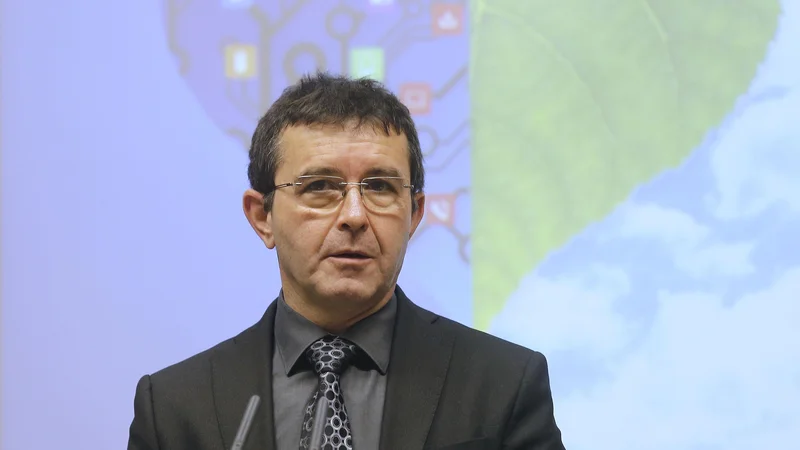 Fotografija: Podelitev frekvenc za testiranje mobilne tehnologije 5G družbi BTC je postalo sporno potem, ko se je v njej po izteku mandata zaposlil Boris Koprivnikar. FOTO: Blaž Samec/Delo