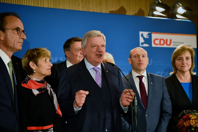 Krščanskodemokratski premier osrednje nemške dežele Volker Bouffier. FOTO: AFP