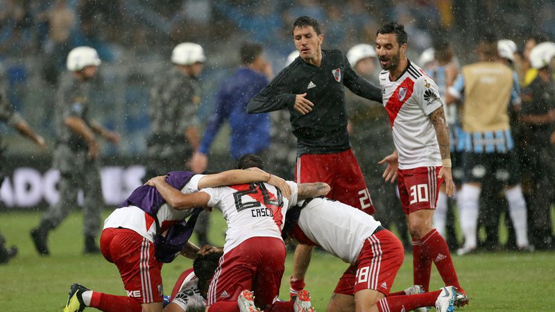 Fotografija: Veselju argentinskih nogometašev ni bilo konca. FOTO: Diego Vara/Reuters