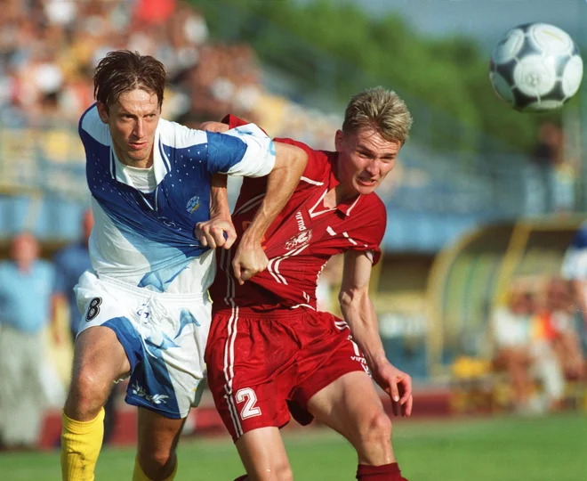 Igor Benedejčič (levo) kot igralec Kopra. FOTO: Jure Eržen/Delo