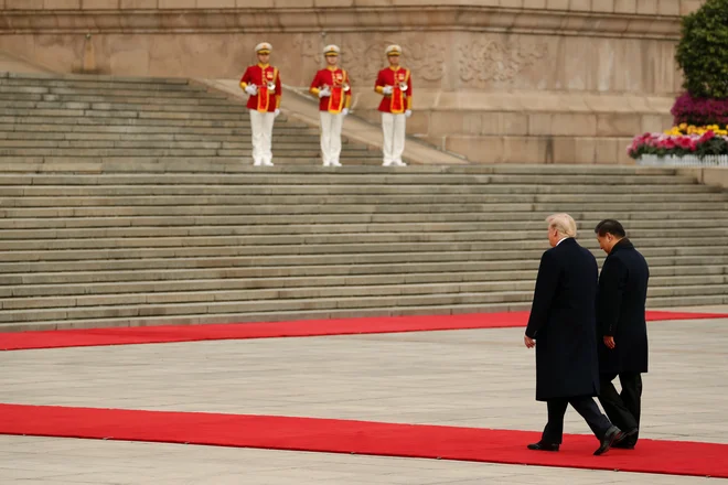 Ali Trump in Xi brusita vilice in nože za argentinski zrezek ali meče in bodala za nadaljevanje vojne? FOTO: Jonathan Ernst/Reuters