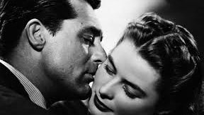 Fotografija: Cary Grant in Ingrid Bergman v razrezanem poljubu. Foto Promocijsko