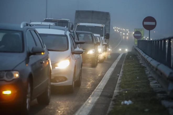 V prometu se je učinkovitost rabe energije najmanj povečala.  FOTO: Uroš Hočevar/Delo