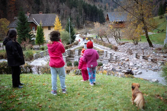 Prebivalci so se že lahko odpravili v službo. FOTO: Jure Makovec/Afp