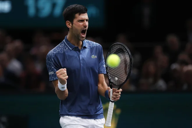 Novak Đoković bo sezono petič v karieri končal kot prvi igralec sveta. Večkrat, šestkrat, je to uspelo le Petu Samprasu. FOTO: AP