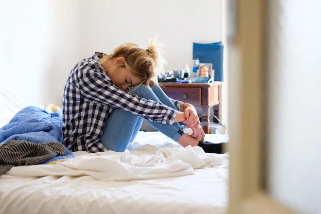 Naša hčerka je vseskozi jezna in osorna, je potožila mama. FOTO: Getty Images/istockphoto