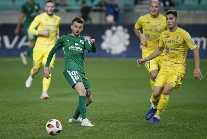 V Senijadu Ibričiću ima 19-letni Adam Gnezda Čerin (desno) najboljšega možnega mentorja. FOTO: Blaž Samec/Delo