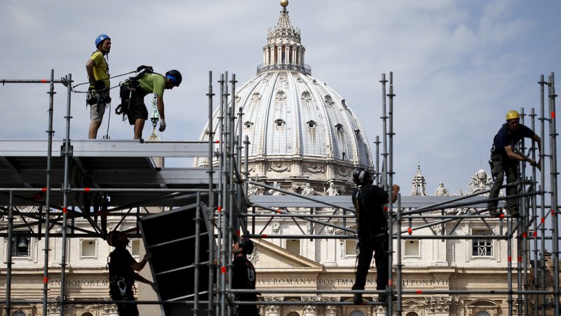 Fotografija: Italijanska država mora izterjati nepremičninske dajatve, ki jih Cerkev v preteklosti ni plačala. Foto Reuters