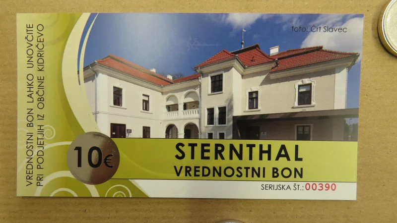 Fotografija: Sedež občine Kidričevo - na lastnem občinskem vrednostnem bonu. FOTO: Franc Milošič