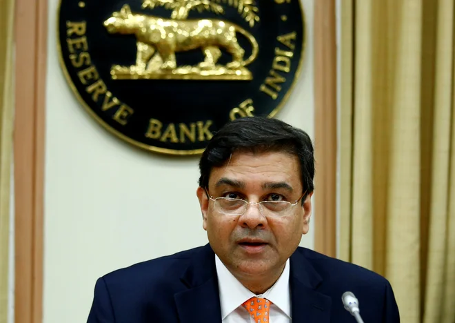 Urdžit Patel v očeh premiera Narendre Modija ni (več) najbolj priljubljen. Foto Reuters