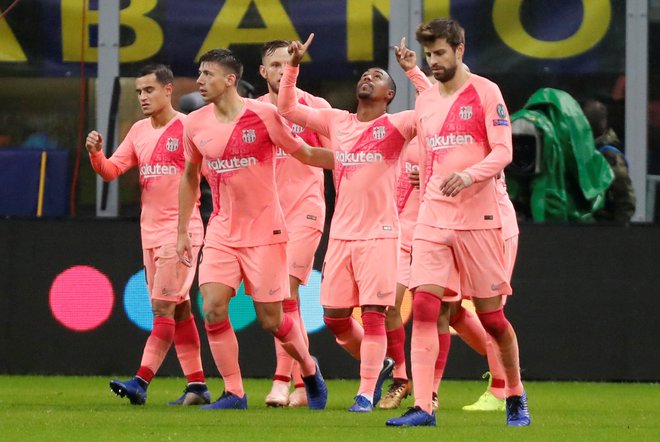 Le nogometaši Barcelone so si že zagotovili naporedovanje v osmino finala lige prvakov. FOTO: Stefano Rellandini/Reuters