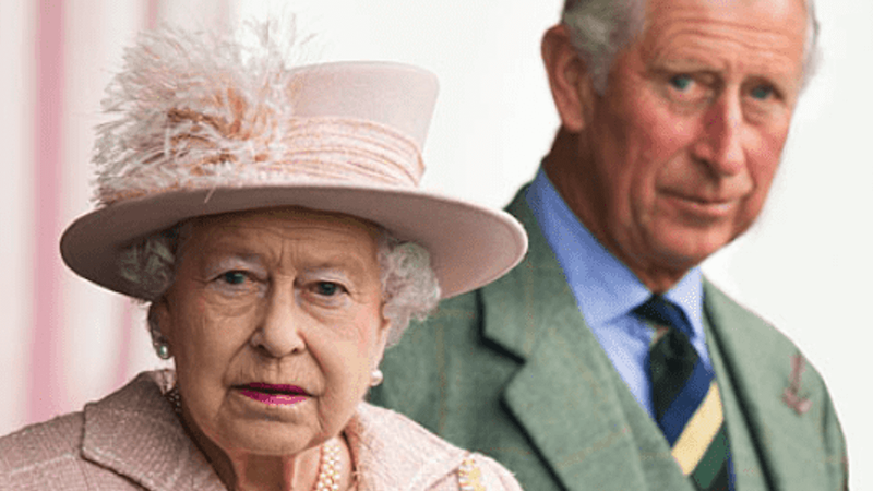 Fotografija: Elizabeta II. podanikom vlada že 66 let, perstolonaslednik princ Charles bo 14. novembra sedemdesetletnik. FOTO: AFP