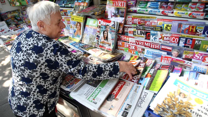 Fotografija: Bolj kot kadarkoli prej v medijski zgodovini, tiskani mediji, poleg televizijskih ter radijskih, nosijo osrednjo vlogo pri zagotavljanju kakovostnega novinarskega diskurza. FOTO: Roman Šipić/Delo