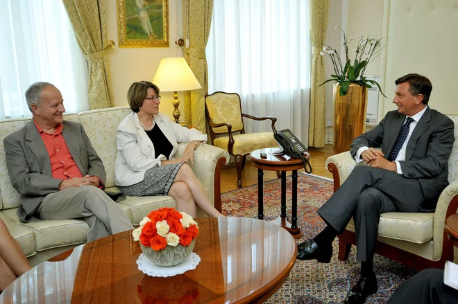 Predsednik RS Borut Pahor je senatorko Amy Klobuchar avgusta 2013 gostil v Predsedniški palači. Levo nekdanji ameriški veleposlanik v Sloveniji, Joseph Mussomeli. Foto Sta