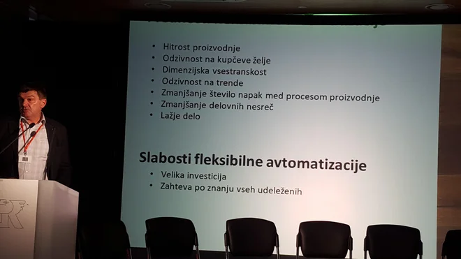 Digitalizacija in avtomatizacija sta večinoma priložnost. FOTO: Borut Tavčar/Delo