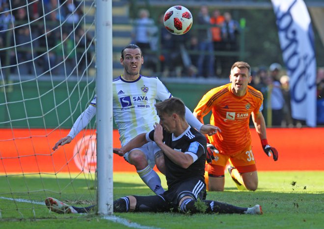 Enega od golov v tej sezoni je Rok Sirk dosegel tudi proti Mariboru. FOTO: Tadej Regent/Delo
