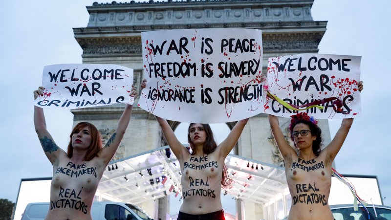 Fotografija: Ženska telesa so seksualna, ko se ženske za to odločijo, in so politična, ko se odločijo za to, pravijo aktivistke Femen. Foto AFP