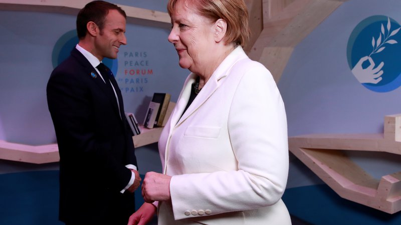 Fotografija: Nemška kanclerka Angela Merkel in francoski predsednik Emmanuel Macron. Foto: Gonzalo Fuentes/Reuters