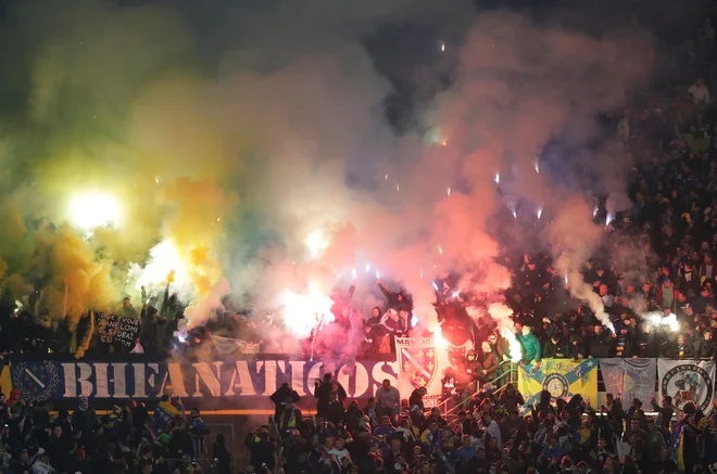 Na Dunaju se je rajalo in plesalo po taktih navijačev in nogometašev iz Bosne in Hercegovine. Z izidom 0:0 je BiH že osvojila prvo mesto v skupini in v ligi narodovo napredovala v najmočnejšo skupino reprezentanc v Evropi. Reuters