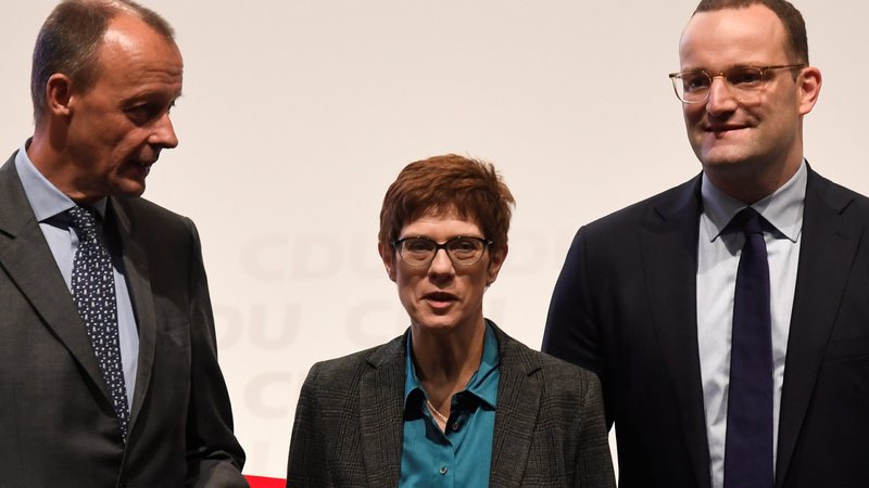Fotografija: Friedrich Merz (levo), Annegret Kramp-Karrenbauer (na sredini) in Jens Spahn kandidirajo za naslednjico Angele Merkel. FOTO: Reuters