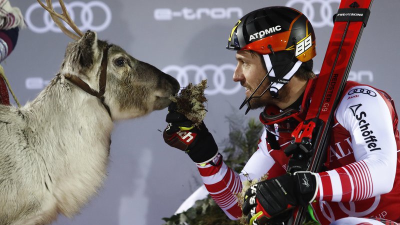 Fotografija: Marcel Hirscher je za nagrado znova dobil severnega jelena. FOTO: AP