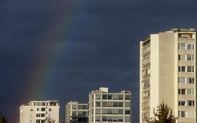 Ponudbeni oglasi nepremičnin so pogosto z netočnimi opisi ali fotografijami, ki prikrivajo pomembne informacije. Foto Blaž Samec